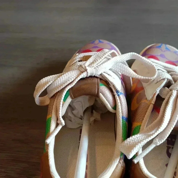 Coach Signature Tennis Shoes NWT Brand New Still Has Paper Inside - Picture 4 of 6